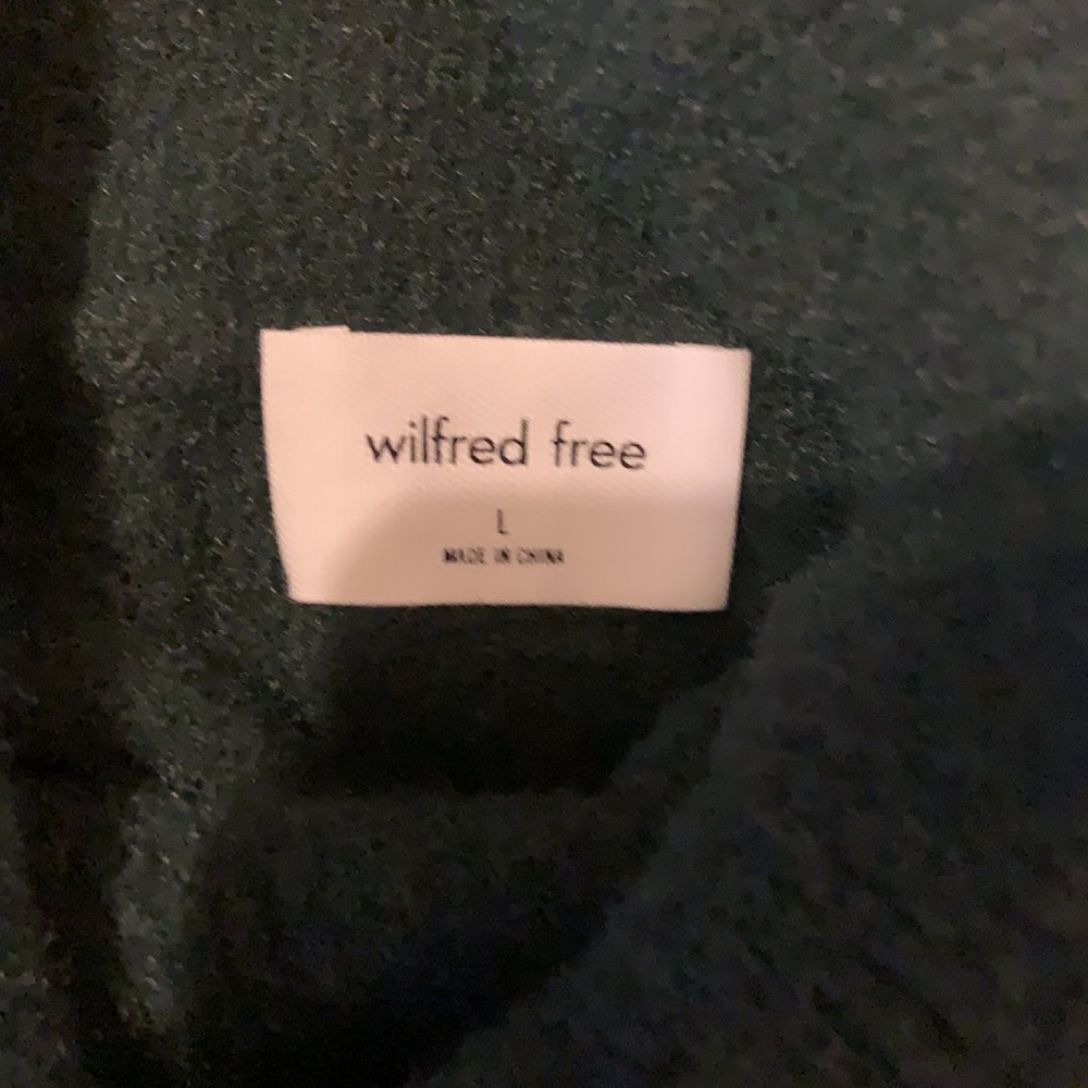 NWOT Wilfred turtleneck sweater from Aritzia - Picture 2 of 3